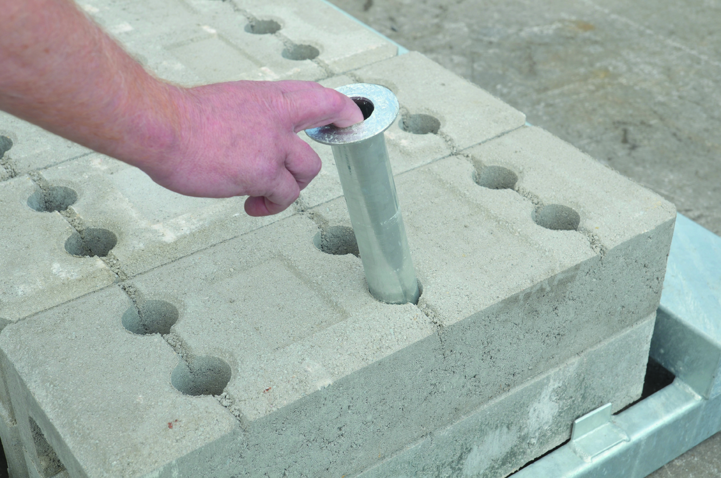 Bauzaunfußsicherung für Bauzaunfußpaletten  